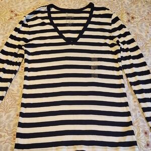 GAP Black and White Striped Long Sleeve Tee